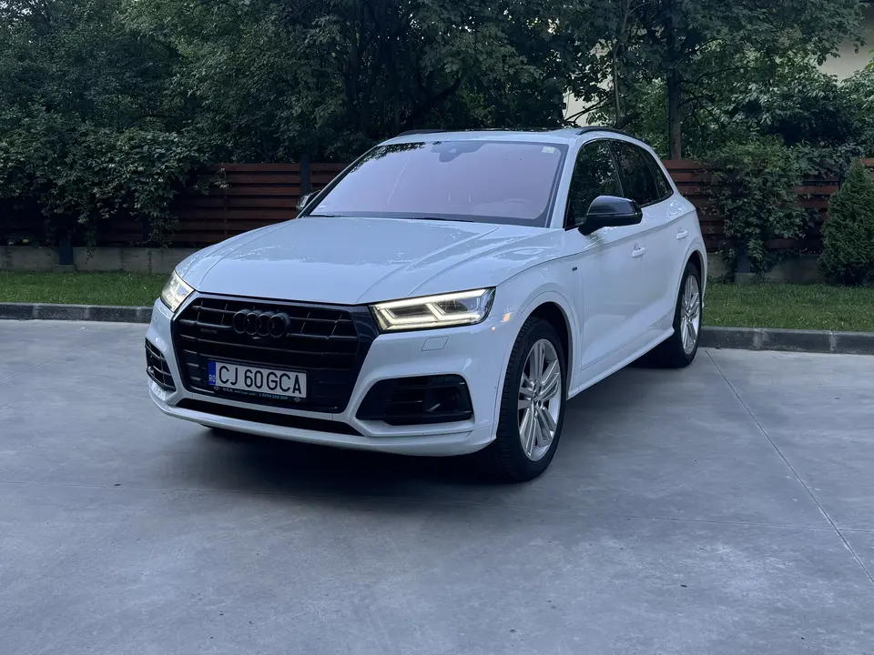 Audi Q5 alb din flota reală GCA în Cluj