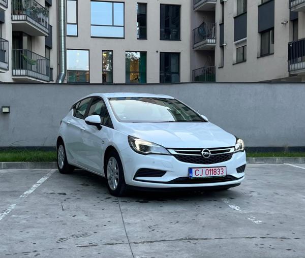 Opel Astra sau Similar