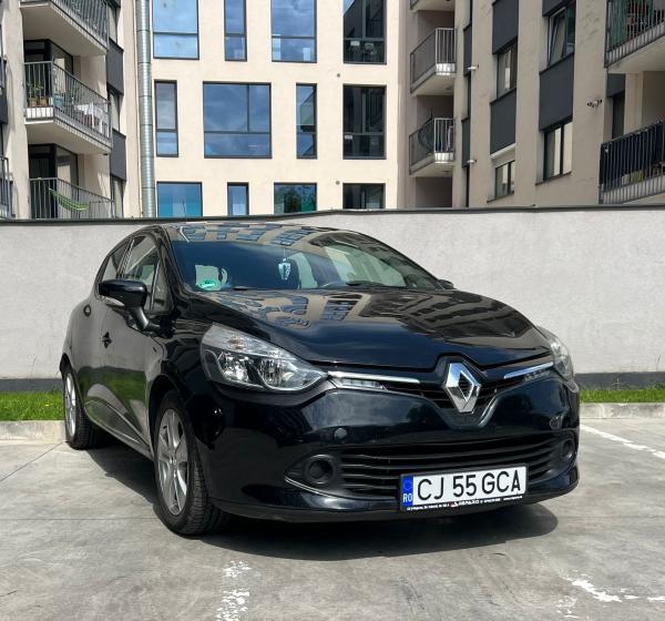 Renault Clio ( Automat ) sau Similar