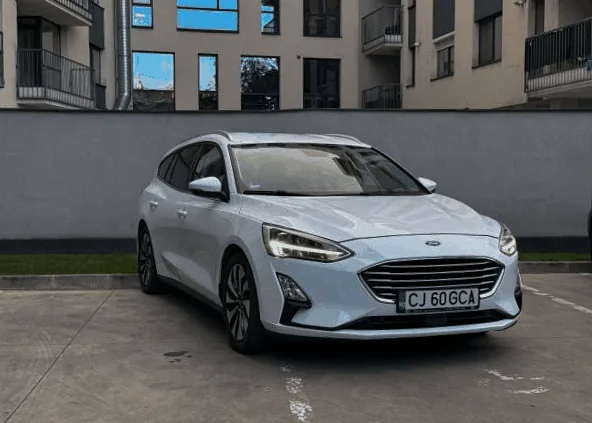 Ford Focus sau Similar