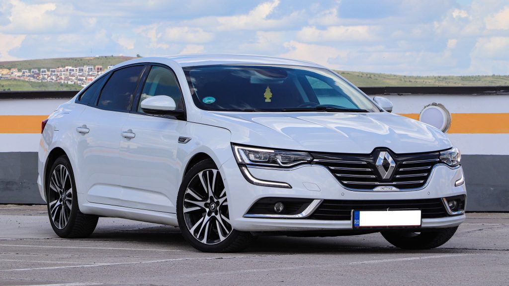 Renault Talisman Automat - masina de inchiriat in Cluj pentru confort si drum lung Renault Talisman automat de inchiriat in Cluj de la GCA Rent a Car